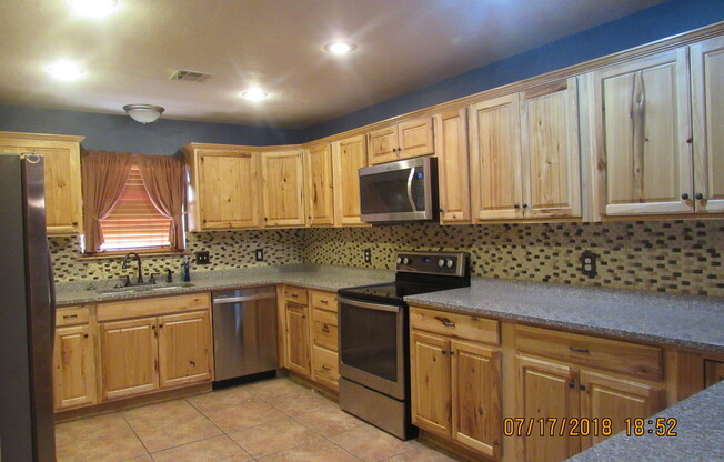 4 beds, 2 baths, $1,725