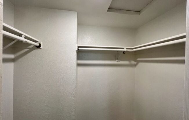 1 bed, 1 bath, 700 sqft, $1,550, Unit 38