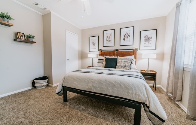 oversized bedrooms at Midtown Oaks Townhomes in Mobile, AL