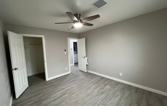 2 beds, 1 bath, 740 sqft, $1,225, Unit 2912 E Roeser Rd. #2