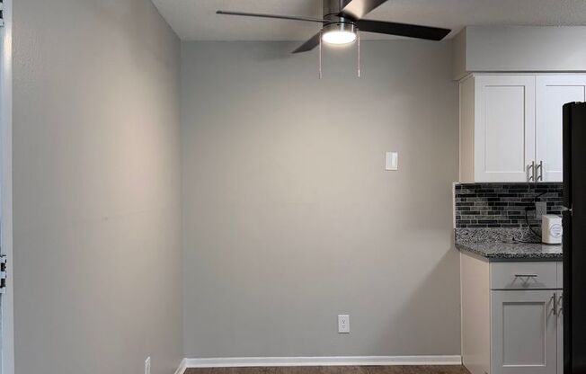 1 bed, 1 bath, 670 sqft, $1,000, Unit 217