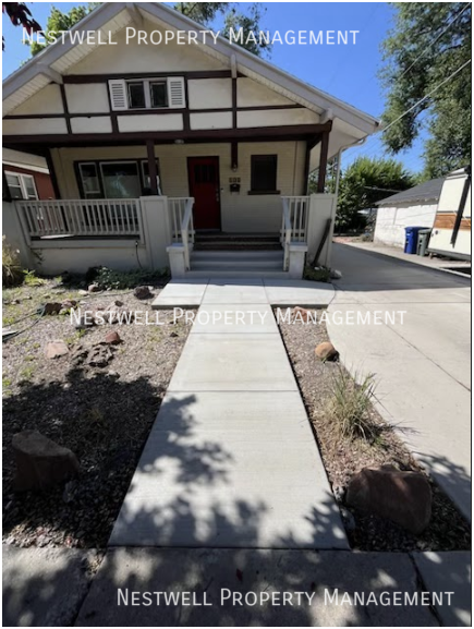 520 E REDONDO AVE