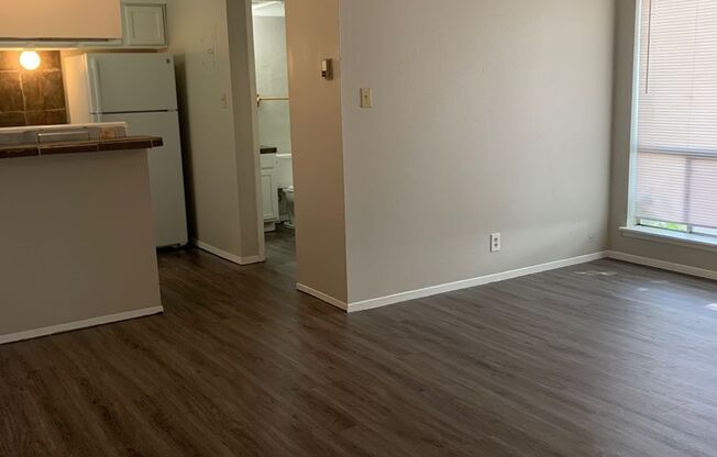 Studio, 1 bath, 404 sqft, $865, Unit 201