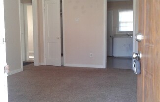 2225 S Kansas