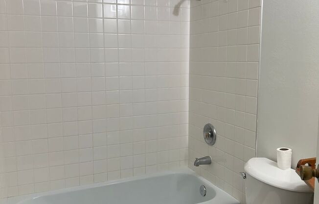 Studio, 1 bath, $1,195, Unit 2708-C