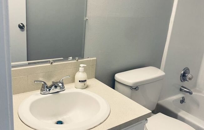 1 bed, 1 bath, 576 sqft, $765, Unit 3635-F