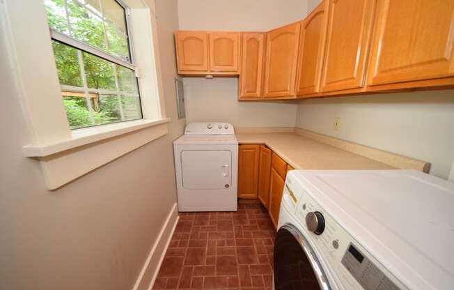 3 beds, 2 baths, $1,750