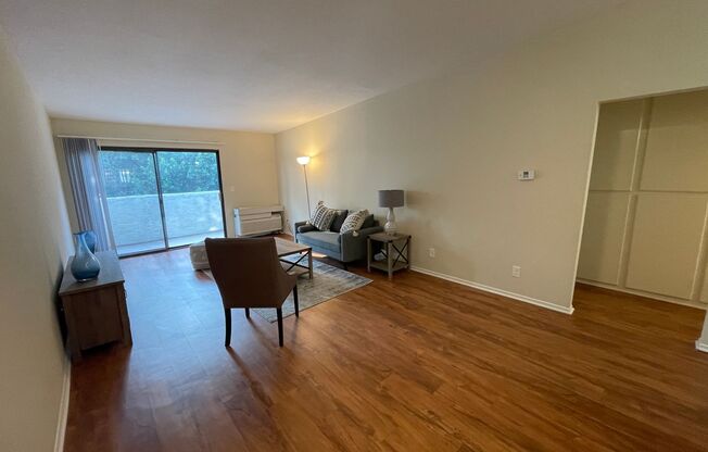 1 bed, 1 bath, 700 sqft, $1,995, Unit 206