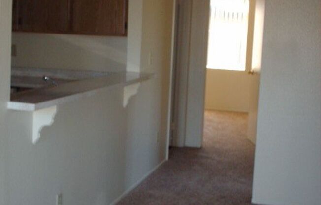 2 beds, 2 baths, 925 sqft, $2,525, Unit 27