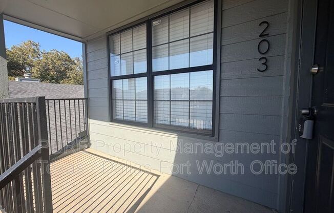 806 203 CASTLEGLEN DR