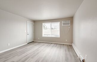 3 beds, 1 bath, 1,100 sqft, $1,499, Unit 2700-12
