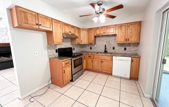 3 beds, 2 baths, $2,800