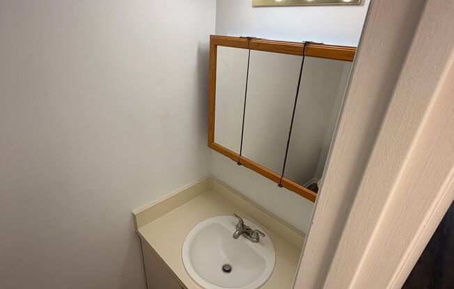2 beds, 1.5 baths, 1,050 sqft, $1,225, Unit #47