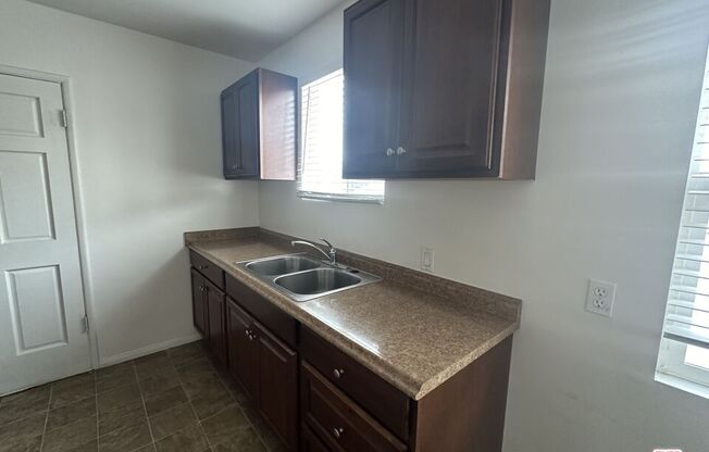 2 beds, 1 bath, 1,000 sqft, $2,850, Unit J