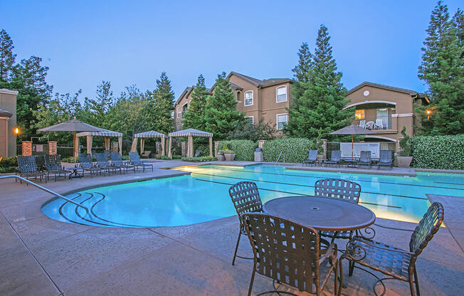 Fairfield CA Apartments for Rent with Poolside Seating