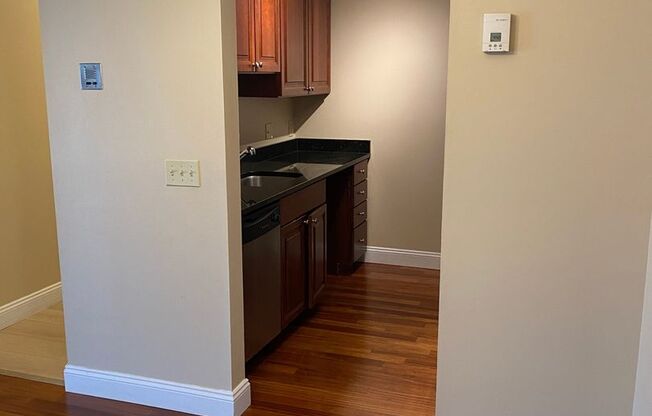 Charming 2BR Condo in Manchester