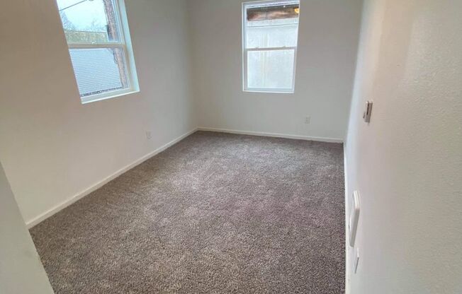 3 beds, 1 bath, 1,080 sqft, $1,850, Unit 1362-4