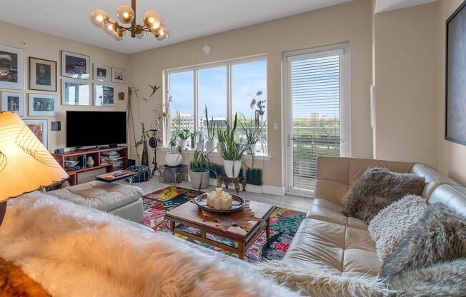 2 beds, 2.5 baths, $4,700