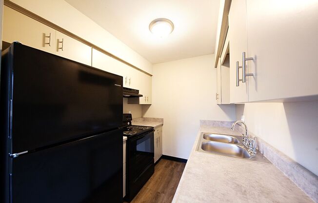 1 bed, 1 bath, 742 sqft, $930, Unit 2018