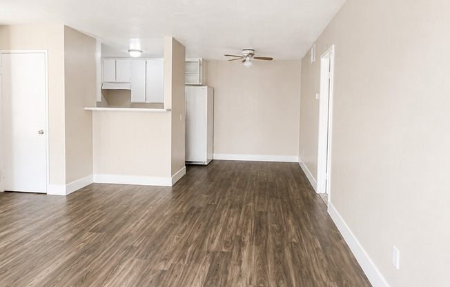 1 bed, 1 bath, 714 sqft, $1,795, Unit 033