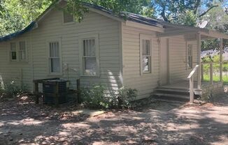 2 beds, 1 bath, $825