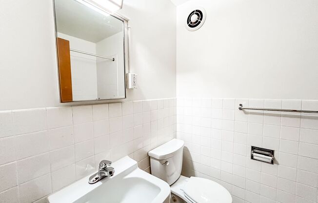 2 beds, 1.5 baths, 750 sqft, $1,250, Unit 107