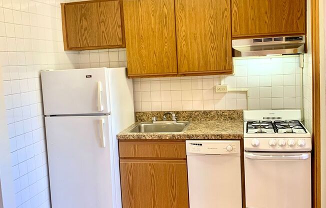 Studio, 1 bath, 300 sqft, $1,425, Unit 644-307