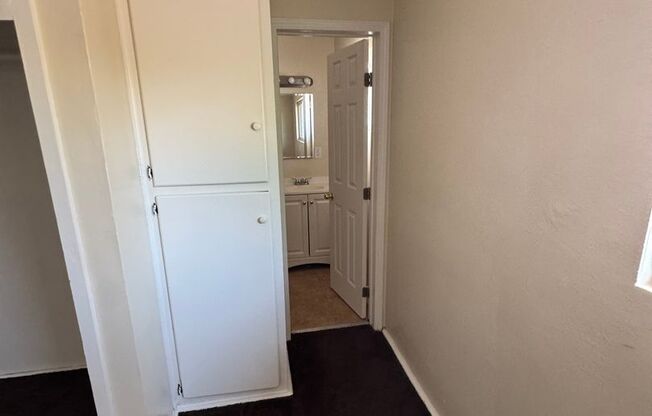 1 bed, 1 bath, $1,300, Unit 1537 N. Sierra Way Apt.#3