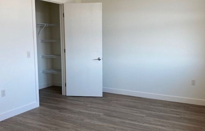 Studio, 1 bath, 425 sqft, $1,700, Unit 208