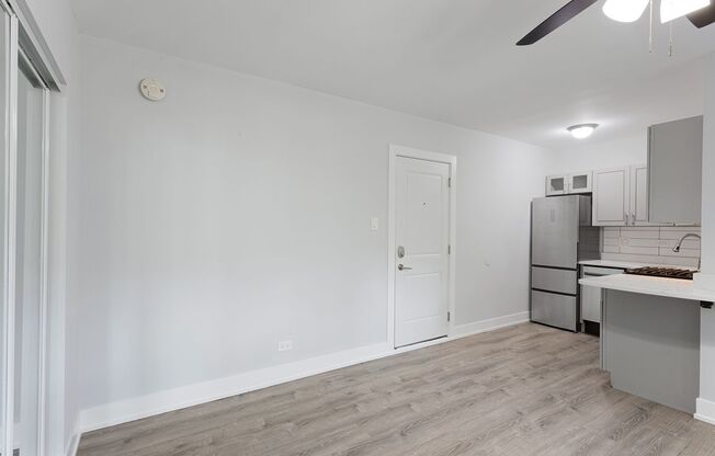 Studio, 1 bath, 340 sqft, $1,450, Unit 205