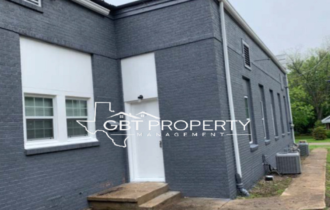 1 Bedroom & 2 Bedroom Apartments