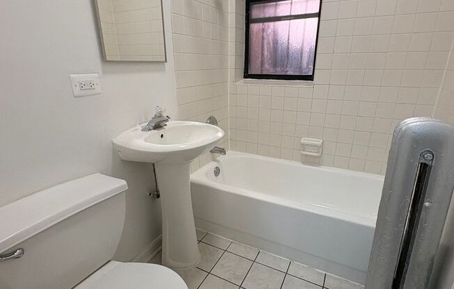 1 bed, 1 bath, 670 sqft, $1,050, Unit CA 137.5-3W
