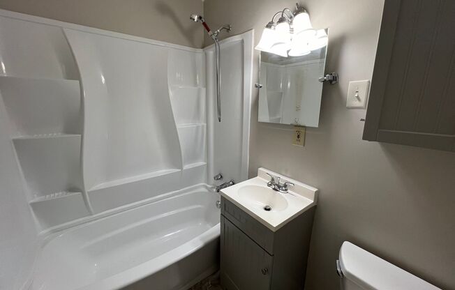 3 beds, 1 bath, $1,725