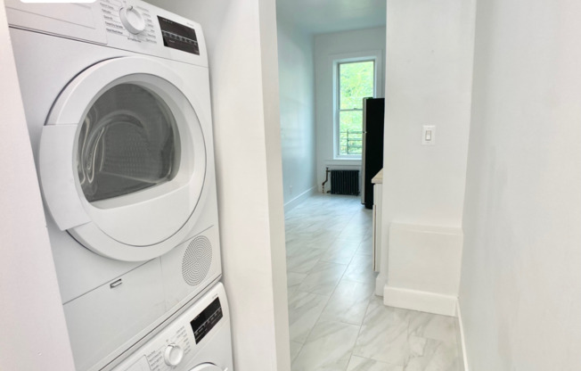 366 E 28 ST
