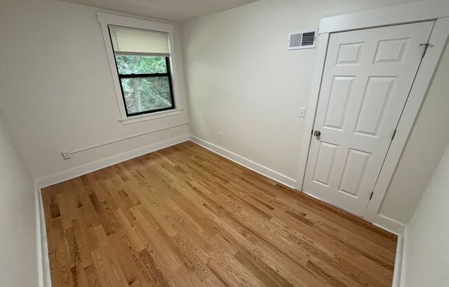 2 beds, 1 bath, 750 sqft, $1,999, Unit 5637 Hobart St.#23