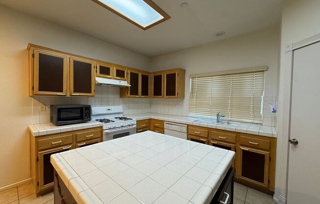 3 Bedroom 2 Bathroom Home in Palm Springs!