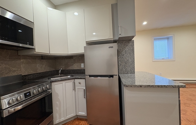 1 bed, 1 bath, 550 sqft, $2,200, Unit 7