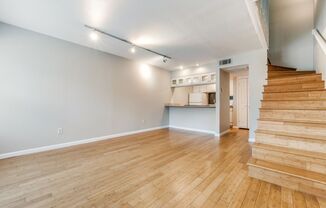 Modern One Bedroom Apartment in North Oak Lawn!