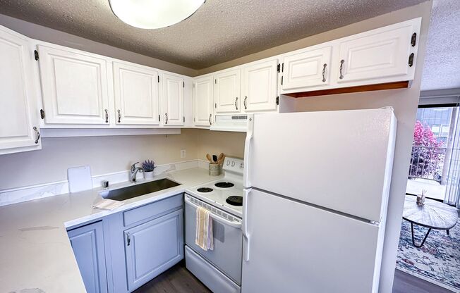 2 beds, 1 bath, 759 sqft, $2,395, Unit 11