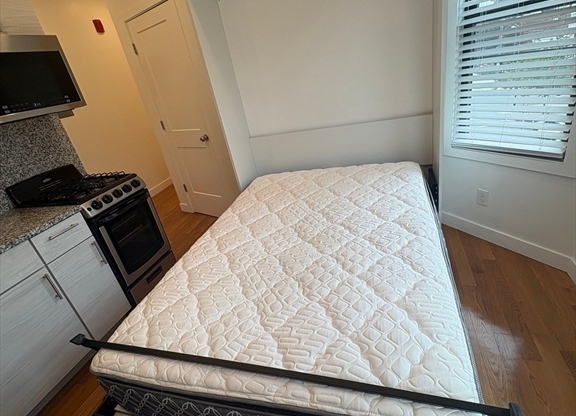 Studio, 1 bath, $1,495, Unit 10