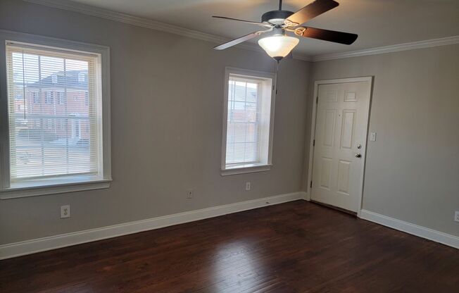 2 beds, 1 bath, $1,360