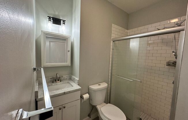 1 bed, 1 bath, 430 sqft, $1,050, Unit 307