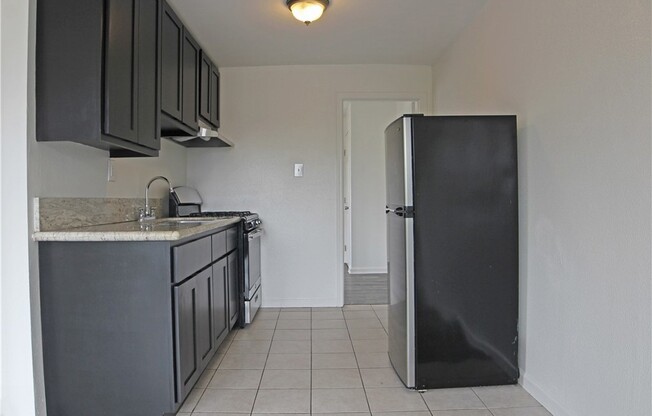 4055 WALL ST