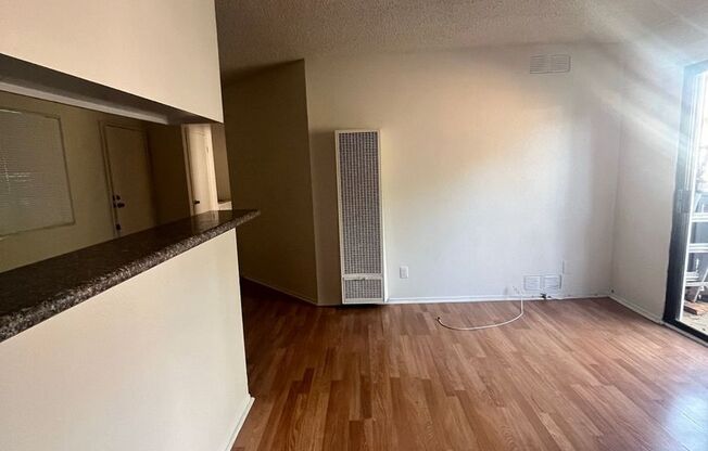 2 beds, 1 bath, $1,950, Unit 105