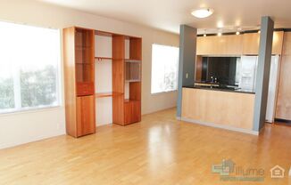 Condo Near OHSU with Huge Deck, Stunning Views and Parking