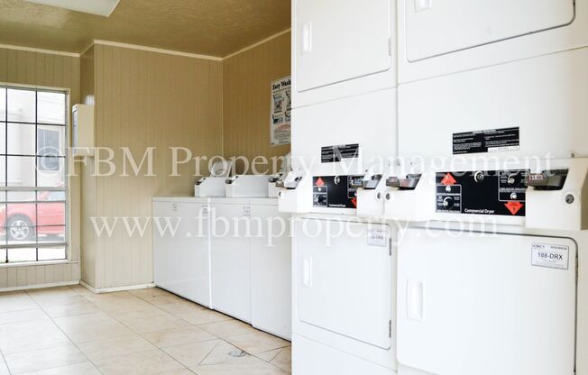 2 beds, 1 bath, 801 sqft, $1,125, Unit 221