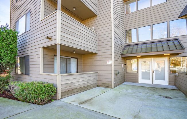 Studio, 1 bath, 432 sqft, $1,395, Unit 102