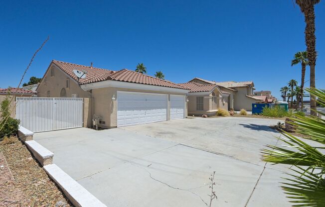 SE!! 4 Bedrooms!! Single Story!! NO HOA!! 3 Car Garage!!! Pool!!! Spa!!! RV Parking!!! Low maintenance Landscape!!