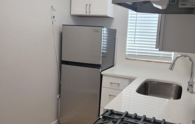 Newly renovated 1 bedroom with 1 bath units from $1250-$1500