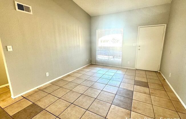 465 W. Ivyglen St